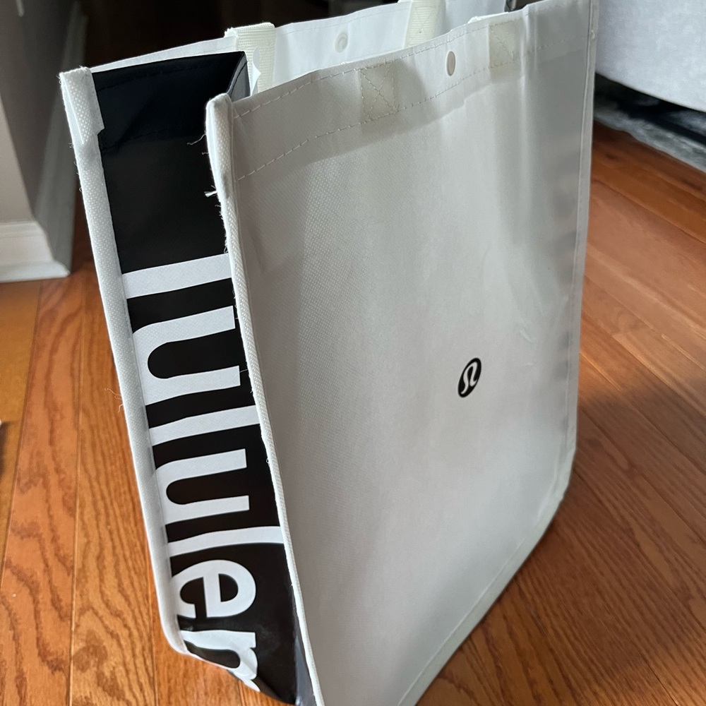 Lululemon Large Reusable Tote Carryall Gym Bag (White/Silver)